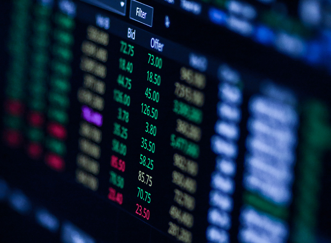 Futures exchange and margin trading